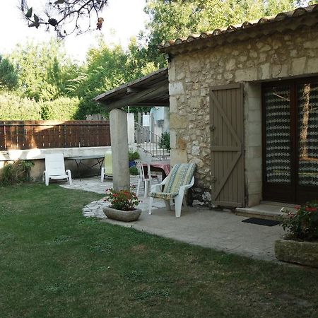 Mas Grimaud - Gite- Studio Et Chambres D'Hotes Familiales Eygalieres  Exterior photo