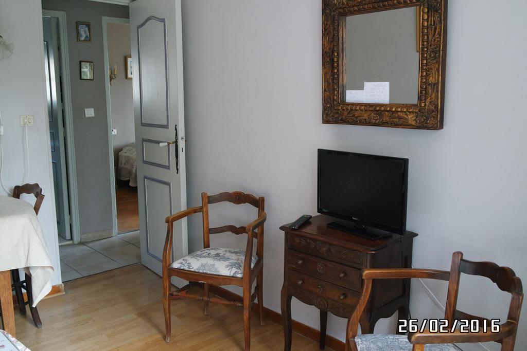 Mas Grimaud - Gite- Studio Et Chambres D'Hotes Familiales Eygalieres  Exterior photo