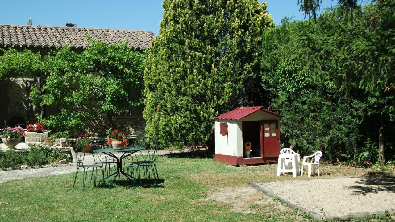 Mas Grimaud - Gite- Studio Et Chambres D'Hotes Familiales Eygalieres  Exterior photo