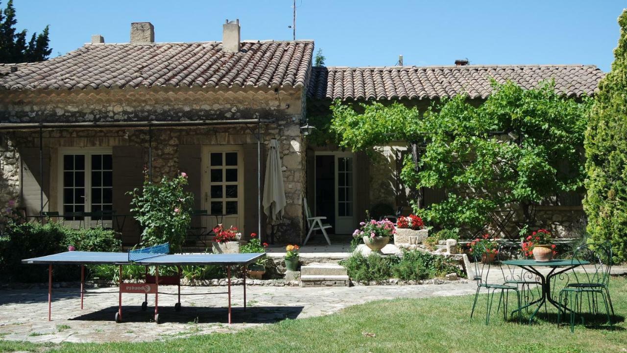 Mas Grimaud - Gite- Studio Et Chambres D'Hotes Familiales Eygalieres  Exterior photo